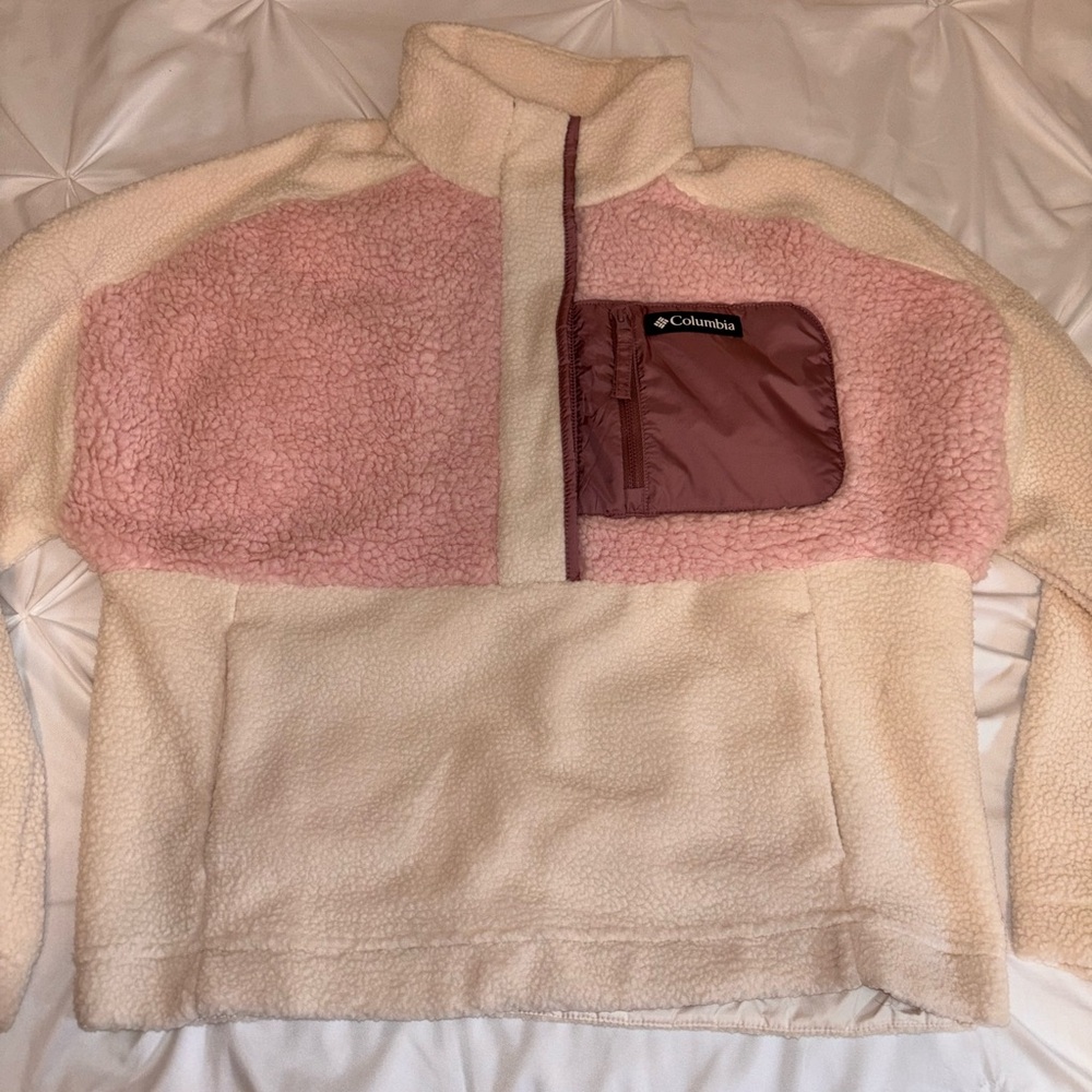 Fuzzy Quarter Neck